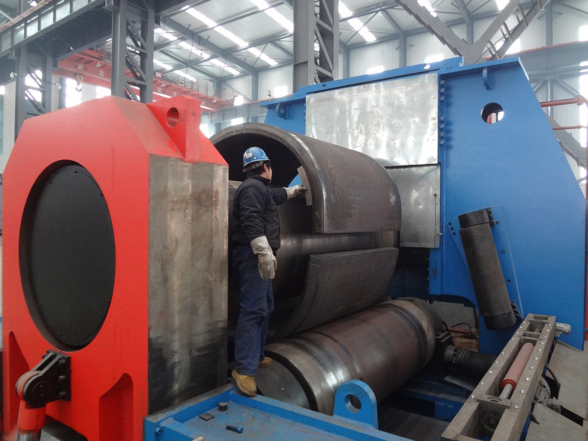 數(shù)控液壓水平下調(diào)式冷、熱卷板機(jī)（冷卷200mm）